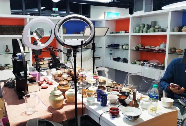 正在公示!全國(guó)僅十家!景德鎮(zhèn)市陶溪川文創(chuàng)街區(qū)擬命名為國(guó)家級(jí)文化產(chǎn)業(yè)示范園區(qū)